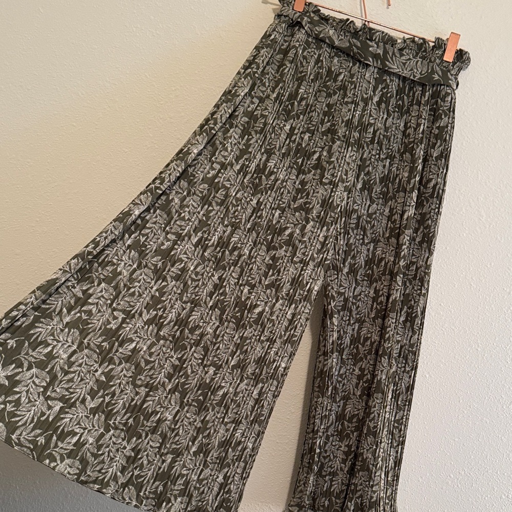 Alice Blue Olive Green Floral Wide-Leg Pleated Pants with Paperbag Waist - Picture 4 of 6